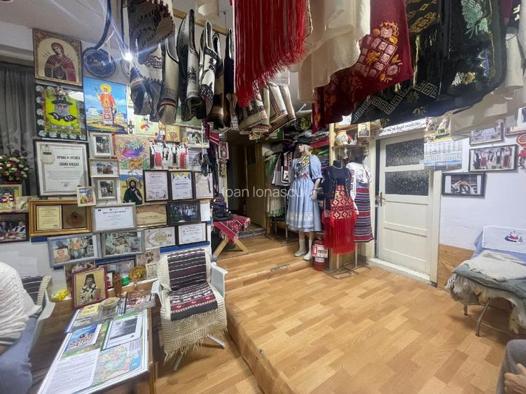 Casa de vanzare  curte propie cu garaj si loc parcare in fata casei  - 2