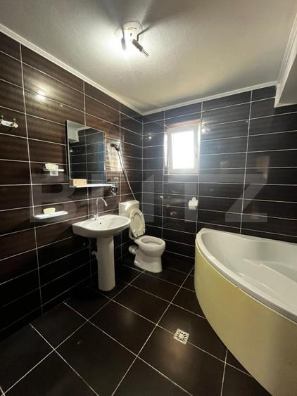 Apartament cu 3 camere, loc de parcare, zona Hotel Diana