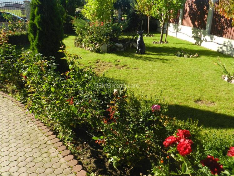 Casa de vanzare, 6 camere, teren 900 mp, Europa - 5