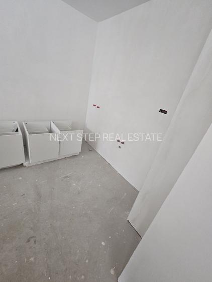 Spatiu comercial stradal + 4 locuri de parcare - 6