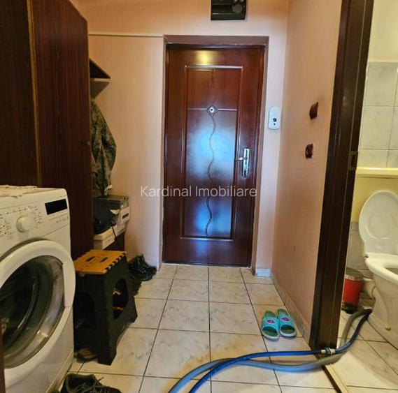 Vanzare garsoniera zona Astra ,str. Traian - 7