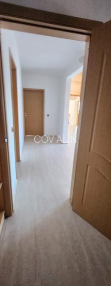 Casa Ghimbav, 8 camere,  S+P+M,teren 736 mp, pretabila locuinta, birouri, cazare - 24