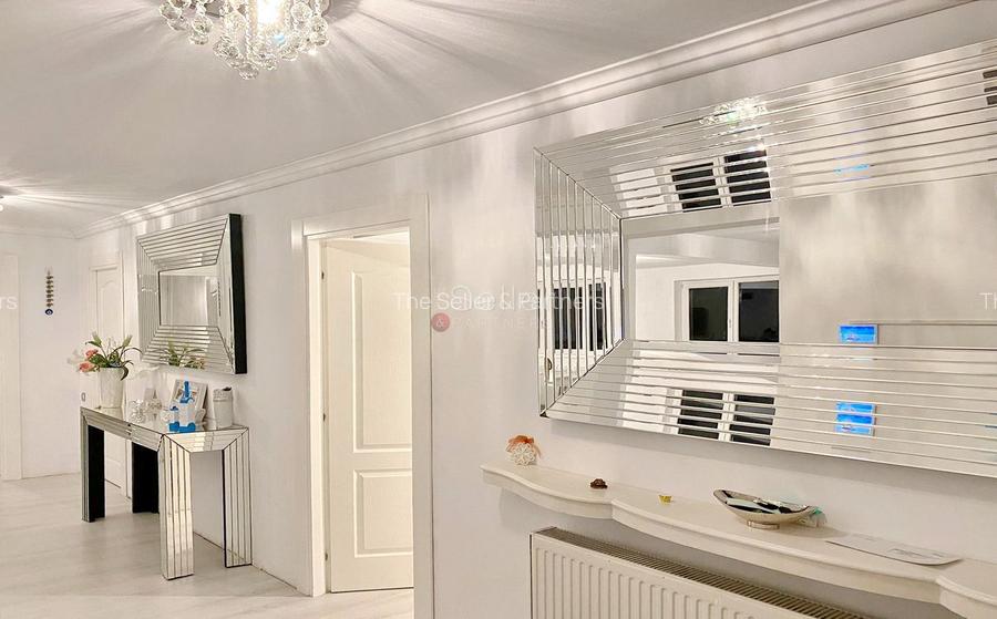 Proprietate compusa din 2 case - 9