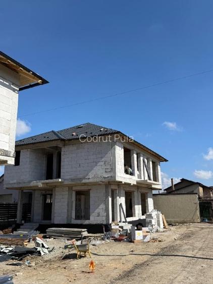 Casă individuală P+ETAJ+Pod Valu lui Traian, 265 mp teren • 2 parcări - 14