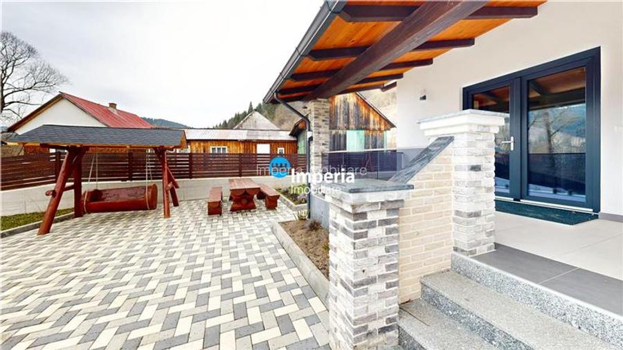 Pensiune de vanzare in zona Sucevita, langa Manastire - 16