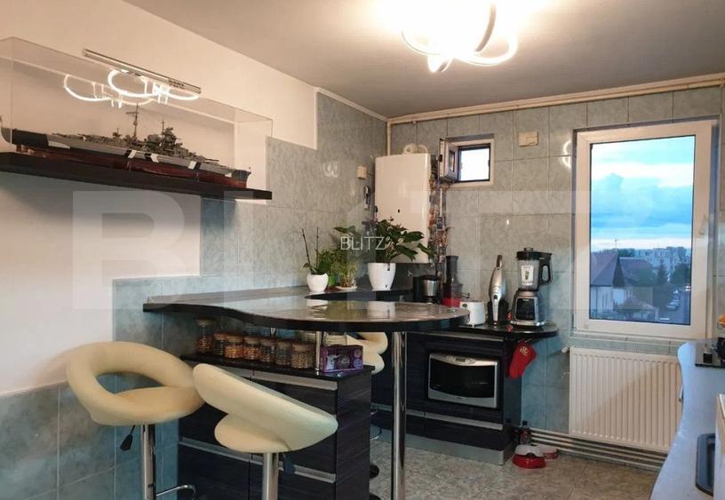 De vanzare apartament 4 camere (cartier Tractorul) - 3