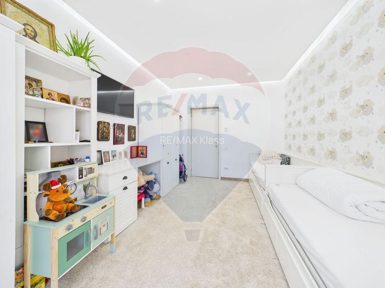 Apartament de vanzare - 3 camere 102mp + Terasa cu foisor 45mp - 24