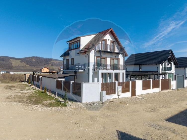 Proprietate speciala, cu destinatii multiple, Sanpetru/ Harman! - 5