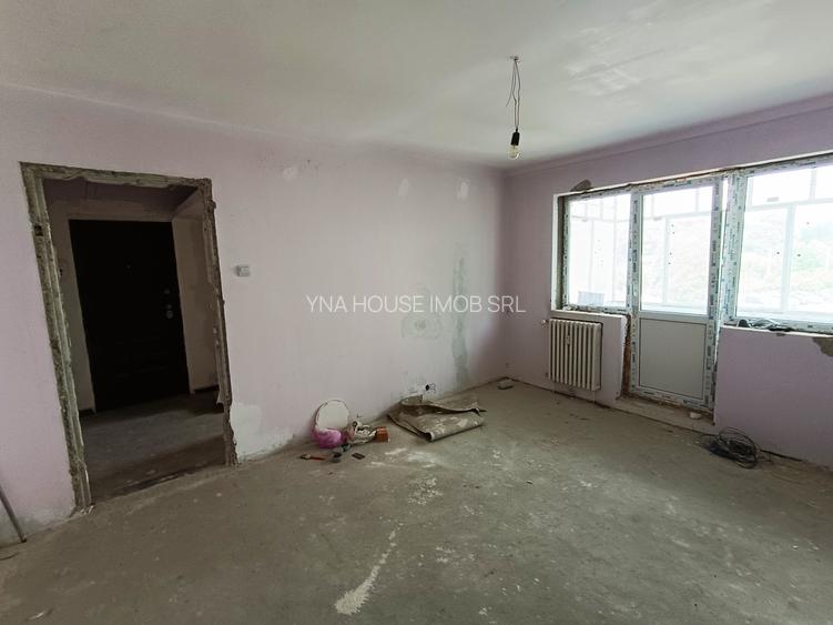 Apartament 2 semi, etajul 3 din 4, zona Tic Tac - 2