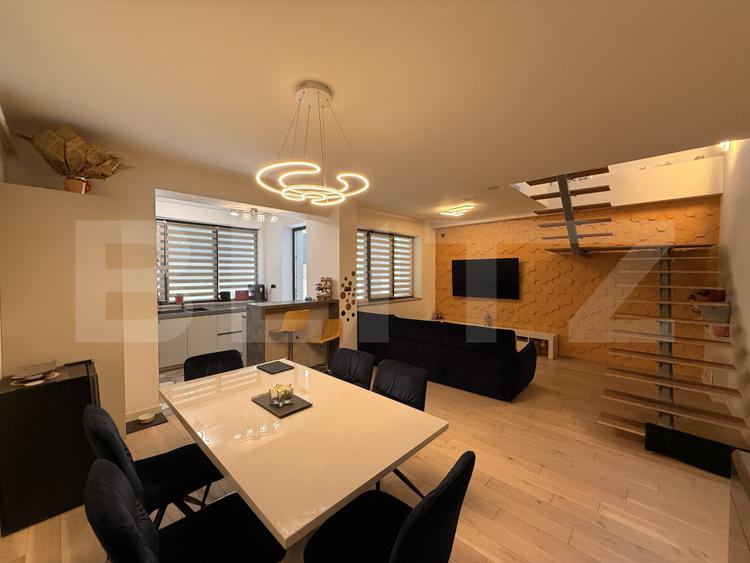 Apartament 4 camere, 112.05 mp, 2 niveluri, curte, loc de parcare, Ultracentral