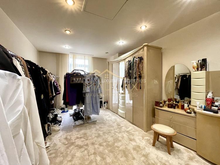 Impressive Villa *1500 SQM usable* 2613 SQM land / Open to the lake - 41