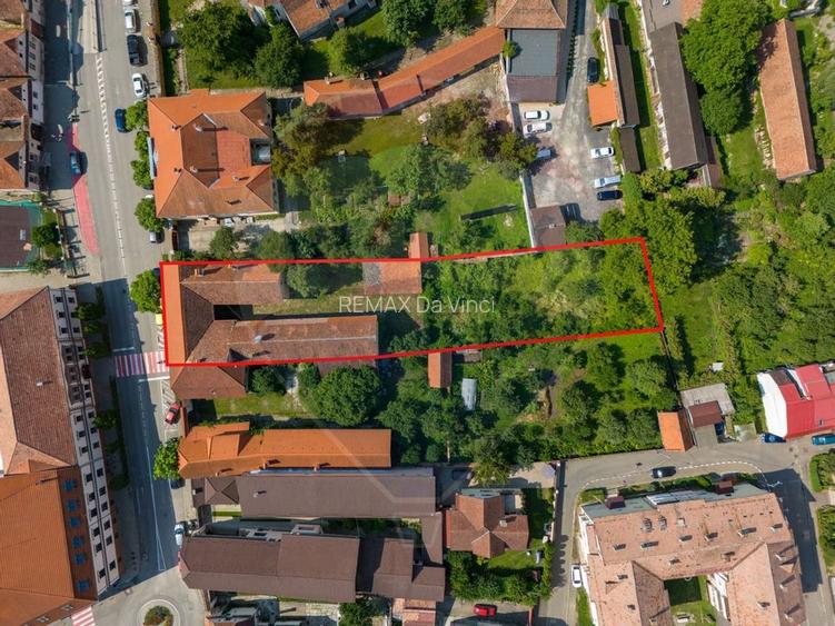 Casă / Vilă cu 10 camere de vânzare în zona Ultracentrală Râșnov - 17