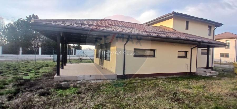 Vila 4 camere de vanzare Crevedia cartier privat 454mp teren - 2