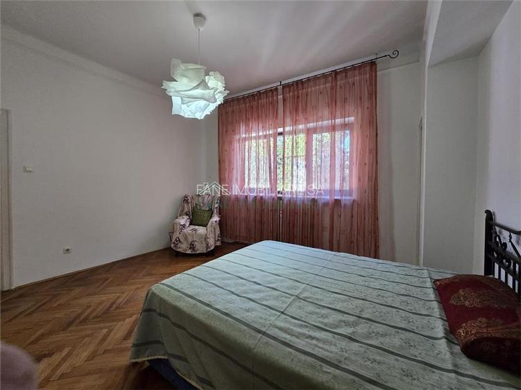 Inchiriere ap 5 camere, garaj, ultracentral. - 3