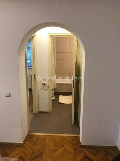 P-ta Victoriei/strada Mexic/metrou - 6