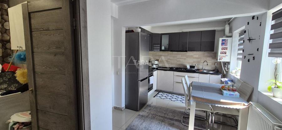 Apartament cu 2 camere de vanzare in zona centrala - 2