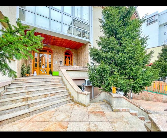 VANZARE VILA IMPRESIONANTA 10 CAMERE/REGIM D+1+2/ZONA MARRIOTT/LOCURI PARCARE - 2