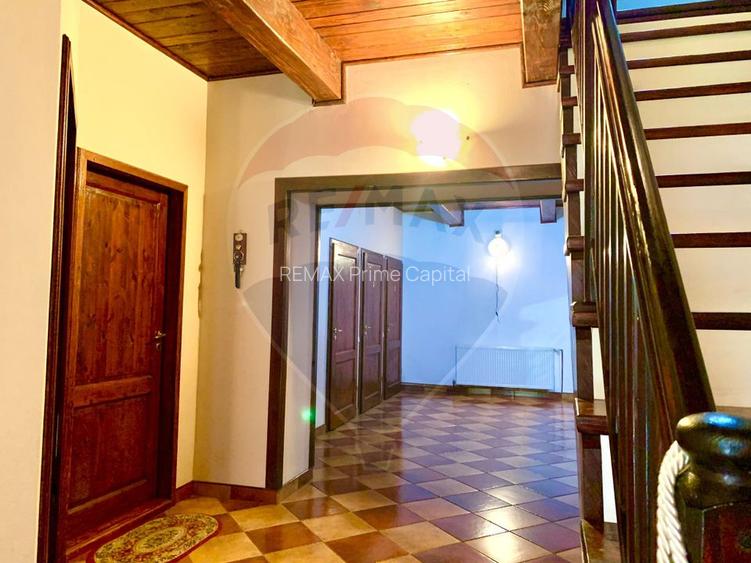 Pensiune cu 13 camere de vânzare in Bulz - 18
