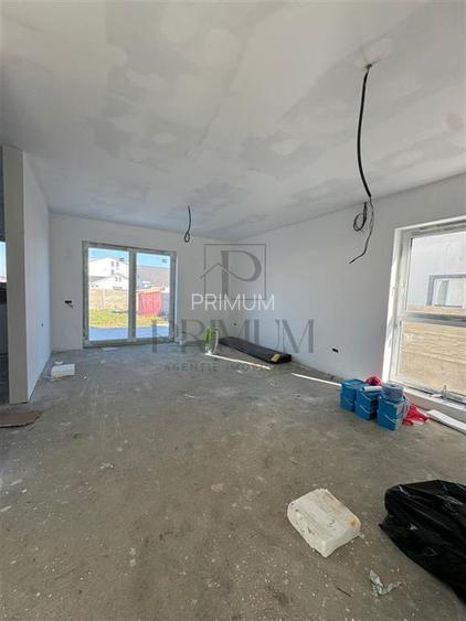 Duplex separat prin camera tehnica - zona linistita - personalizare interioara. - 3