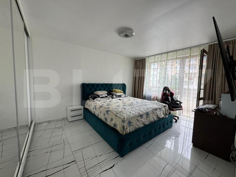 Apartament de vânzare, cu 2 camere, 57 mp, decomandat, zona Balcescu