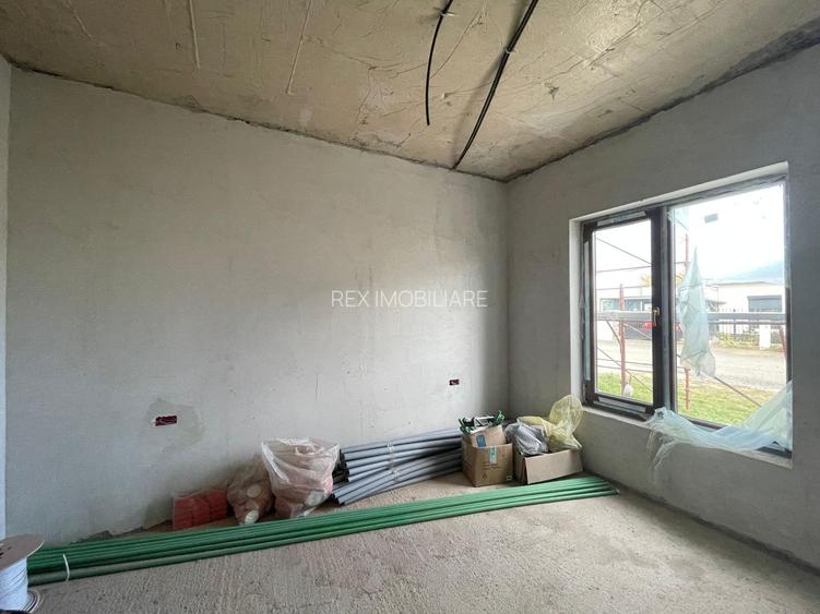 Duplex separat prin garaj si superpozitie - 4