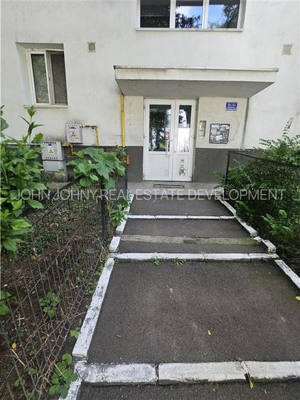 Apartament 3 camere decomandatStr. Uioara - 15