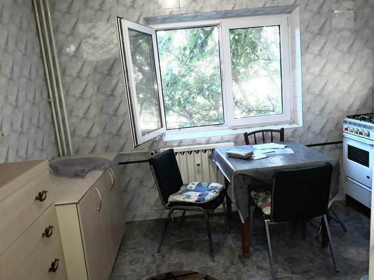 Tei, Maica Domnului, OMV, semistradal, bloc mixt, 1988 - 10