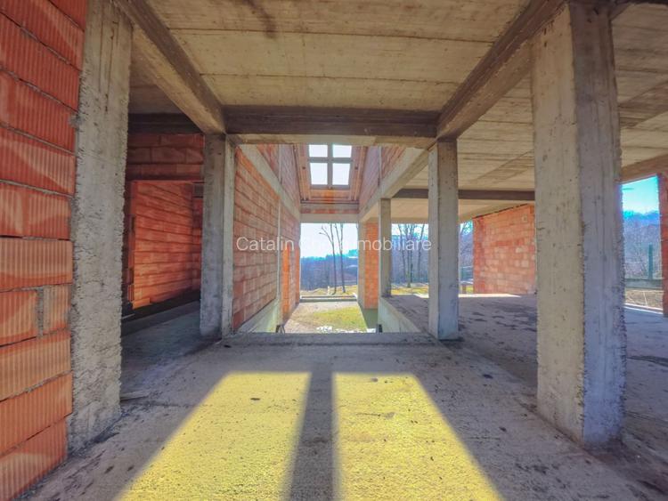 Casa la rosu cu autorizatie valabila in Hemeius - Fantanele - 5