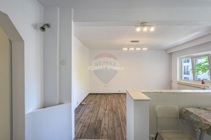 Apartament cu 3 camere de vânzare în zona Lacul Tei - 4