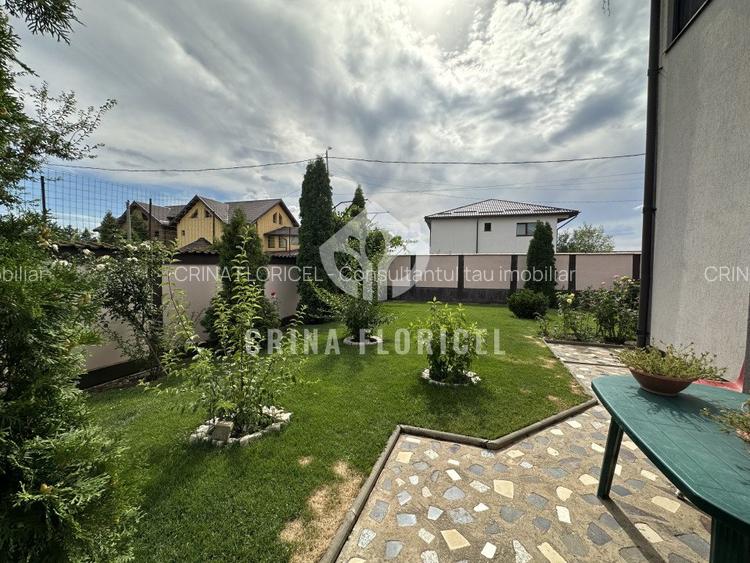 Vanzare vila cu trandafiri in suprafata de 220 mp , teren 536 mp din Domnesti - 7