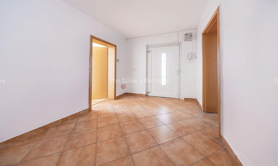 Platformă industrială cu 2 hale și sediu administrativ – teren 3.871 m - 8