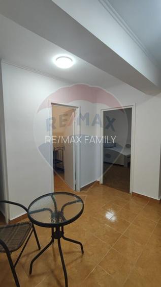 De inchiriat apartament 3 camere spatios  etaj 1 Splaiul Crisanei - 17