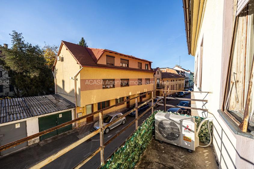 Acasă mare în centrul Aradului! 4 camere - 130 mp utili! - 12
