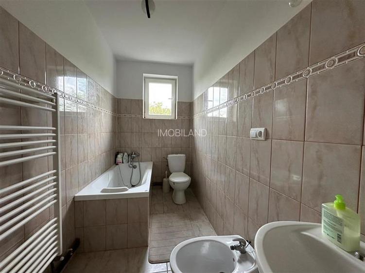 Casa spatioasa 160mp, cu 6 camere si 2150 mp teren - 12