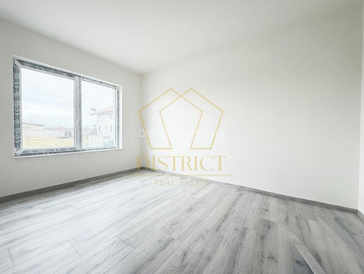 Duplex despartit prin camera tehnica, 5 camere, asfalt | Giarmata Vii - 3