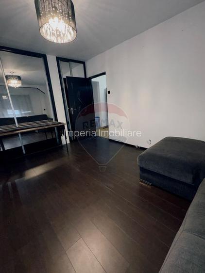 De inchiriat, 4 camere, decomandat, bilateral, centrala proprie, 400€ - 2