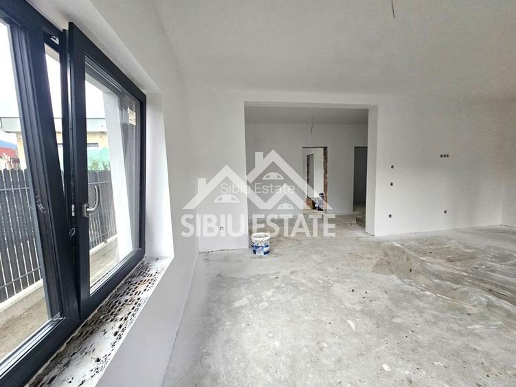 Casa Sibiu, Poplaca 4 camere, 3 bai, terasa si curte NOU - 4