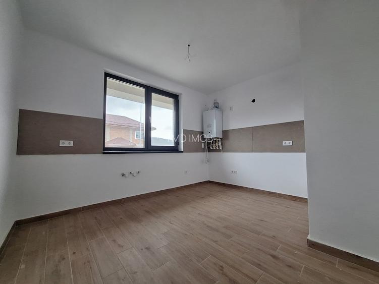 EXCLUSIVITATE! Casa tip duplex,  finisaje premium, curte, 2 locuri de parcare - 4