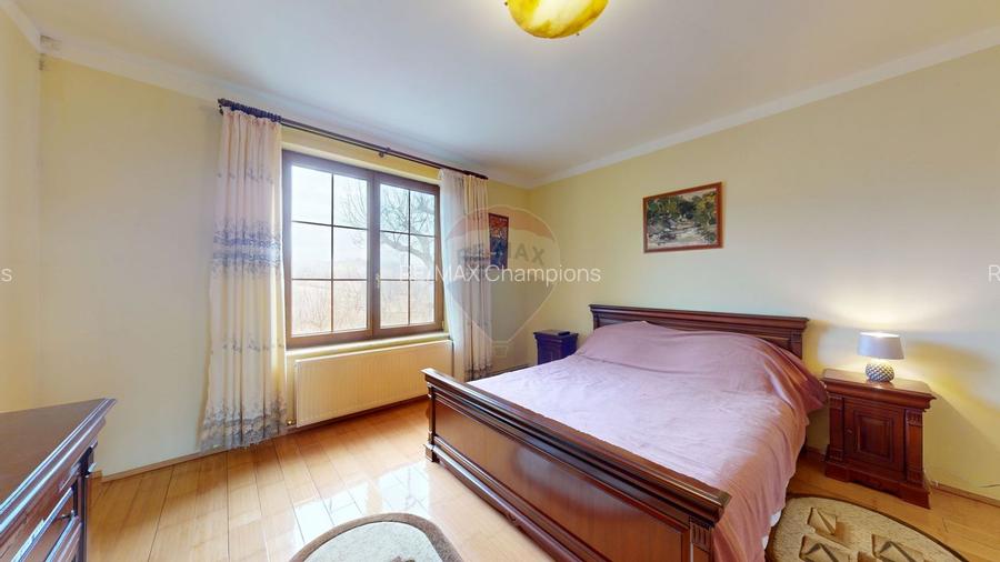 Casă de vânzare Bran Sohodol teren  intravilan 10.331 mp două locuințe - 17