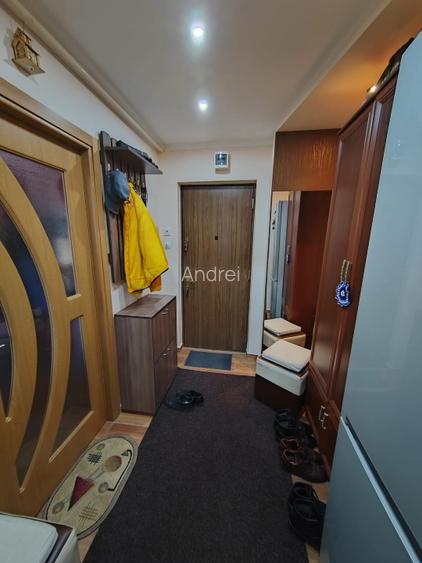 Vând apartament cu 2 camere + boxa inclusa in CF - 13