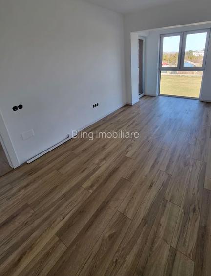 apartament cu 3 camere,2 balcoane,parcare,zona Vivo - 2
