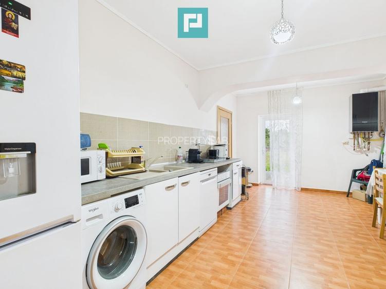 Casă cu 5 camere în Remetea Mare - 3