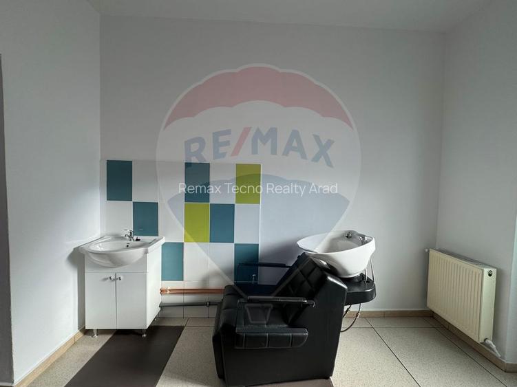 Scaun /camera de inchiriat-salon de infrumusetare (zona centrala) - 9