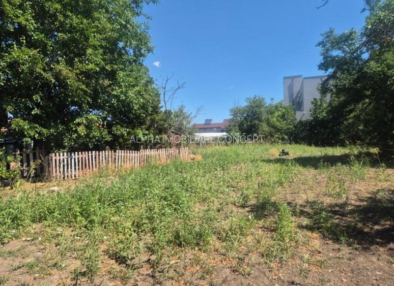 23 August teren intravilan 1400 mp + casa 5 camere central - 3