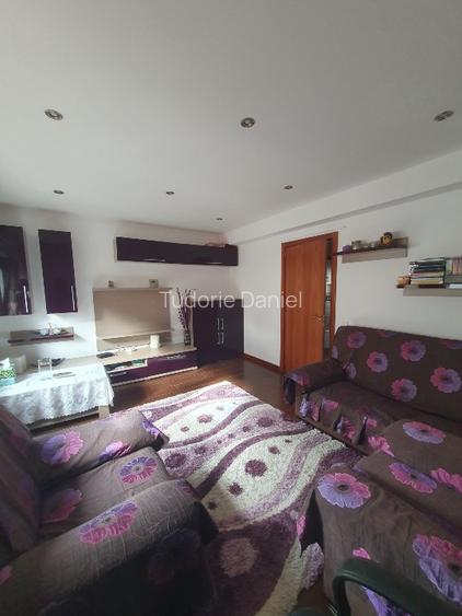 Apartament 2 camere, Mogoșoaia,decomandat, mobilat complet-etaj 2 - 5