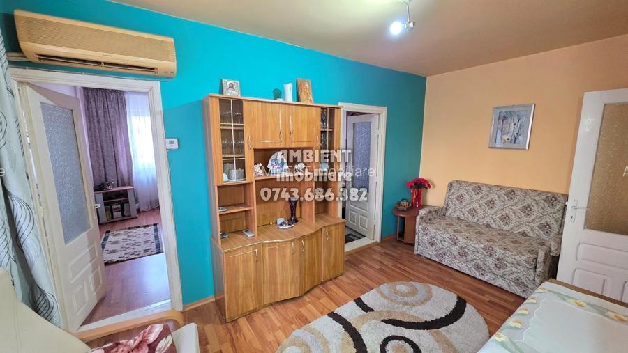 DE VÂNZARE - Apartament cu 3 camere, etaj 2, VASLUI zona NORD; - 3