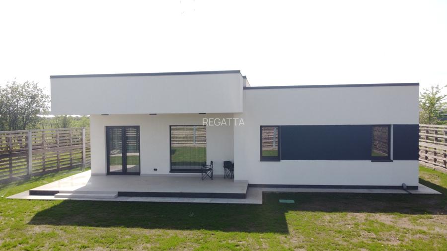 VILA COCHETA PE PARTER CU TEREN GENEROS - 12