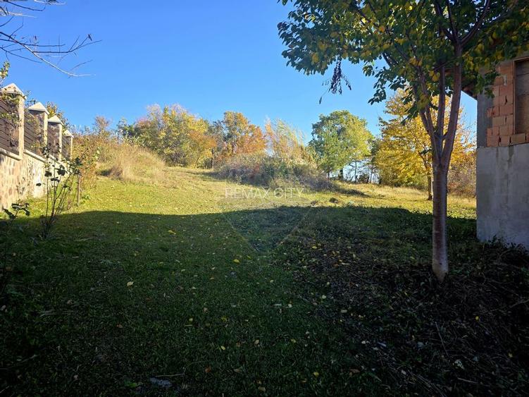 Casă / Vilă cu 5 camere de vânzare - 44