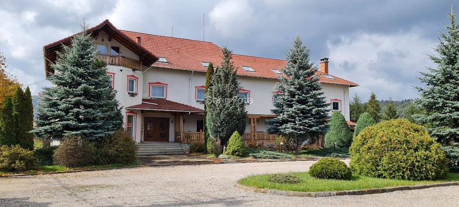 Super proprietate, :  hotel de 4 stele , 19 camere la cheie, teren 6200 mp  - 16