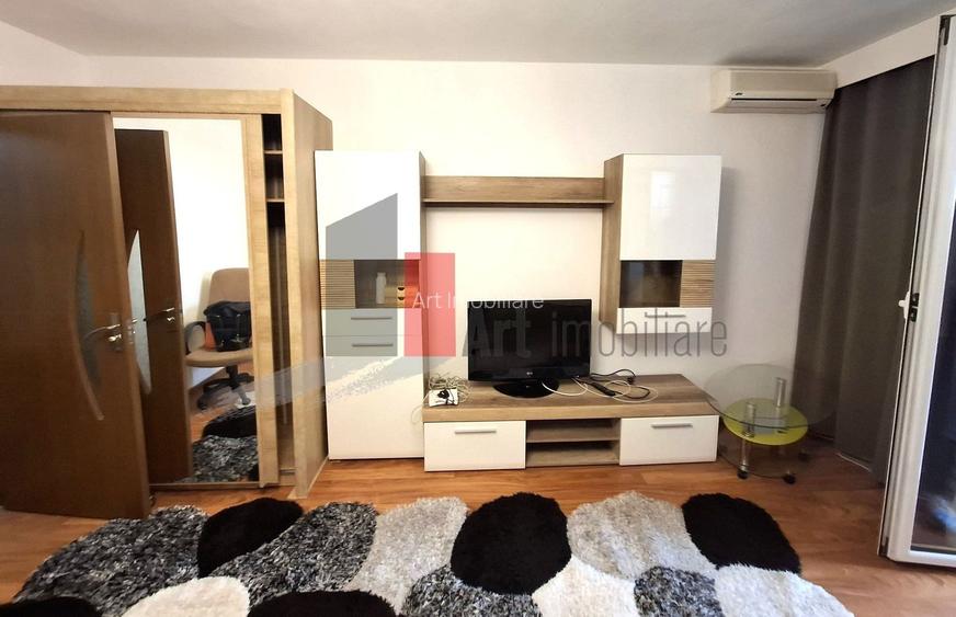 Gars. 31 mp, et 9/10, bloc reabilitat, instalații refăcute, mobilată și utilată - 2